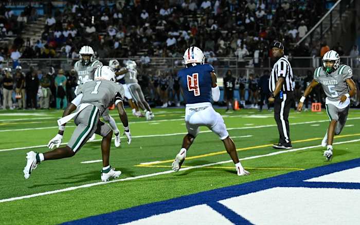 Chaminade-Madonna vs Miami Central Football - Robson Lopes - 08-26-20231145